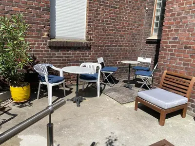 Ein Patio oder anderer Außenbereich in der Unterkunft 4 Rooms, free Parking, 25 min to Düsseldorf, 100 Mbps WLAN