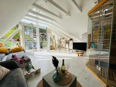 TV/Unterhaltungsangebot in der Unterkunft Moderner Altbau mit Infrarotsauna im Grünen
