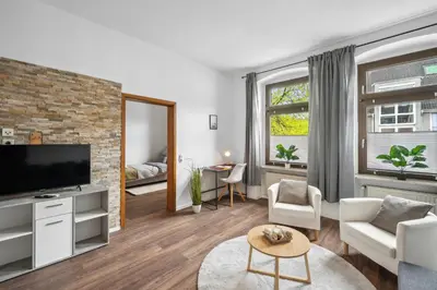 TV/Unterhaltungsangebot in der Unterkunft Wupper Home II, Top Lage Ideal für Geschäftsleute, Monteure, Familien, 3 Zimmer, Flachbild-TV