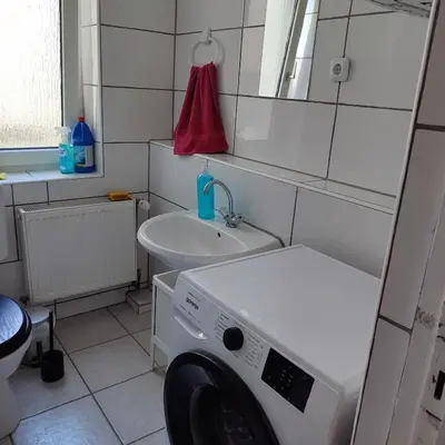 Ein Badezimmer in der Unterkunft Charmante Altbauwohnung im Herzen der Stadt Solingen 4 Personen