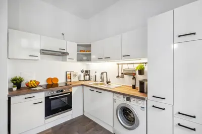 Küche/Küchenzeile in der Unterkunft Zentral Wohnen im Luisenviertel Küche & Smart-TV