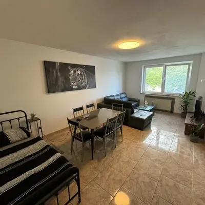 Monteur Home