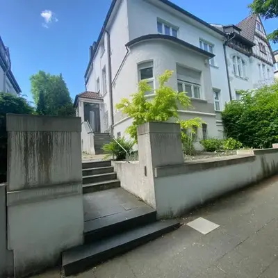 Souterrain Wohnung in einer Stadtvilla