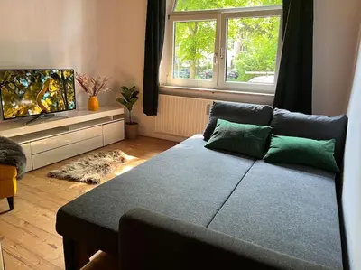 Ein Bett oder Betten in einem Zimmer der Unterkunft Casa Luna 6 min Hbf , Erdgeschosswohnung ,Altbau