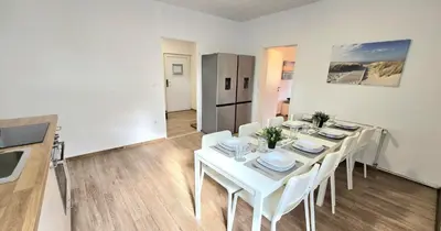 Küche/Küchenzeile in der Unterkunft Modern 4-Room Apartment with Balcony & Free Parking & Free Wi-Fi - KA02