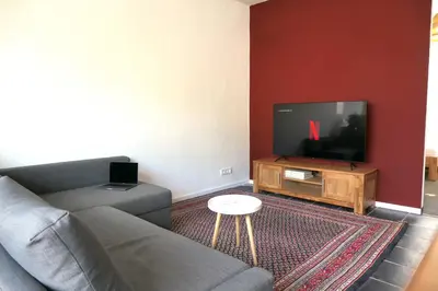 TV/Unterhaltungsangebot in der Unterkunft Stilvolle Erdgeschoss-Wohnung: Gemütlich eingerichtet mit eigenem Eingang