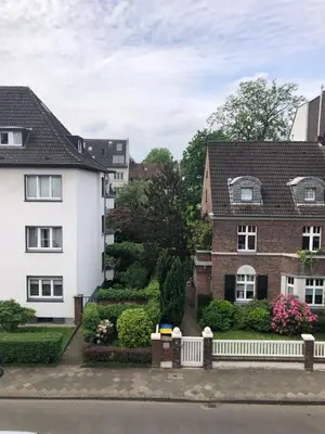 Das Gebäude in dem sich das Privatzimmer befindet