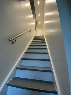 Grundriss der Unterkunft Zentrales modernes Apartment, Nähe Zoo und Stadion