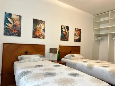 Ein Bett oder Betten in einem Zimmer der Unterkunft Neuwertige Komfortwohnung in schönem Altbau für max. 3 Personen