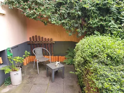 Ein Garten an der Unterkunft FeWo MaJo - Rustikal & entspannt Perfekt für Arbeit oder Auszeit