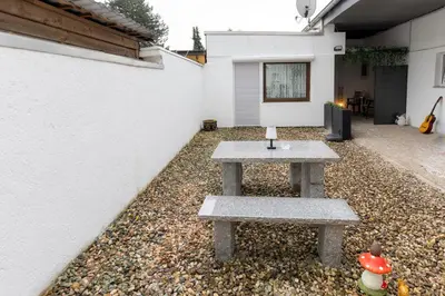 Ein Patio oder anderer Außenbereich in der Unterkunft Apartment Nähe Düsseldorf Airport Messe