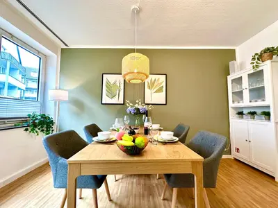 Grundriss der Unterkunft Pempelfort, zentral, Balkon, zu Fuß zur Kö & Stadt, Netflix