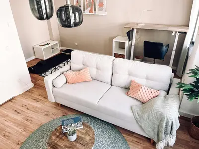 Ein Sitzbereich in der Unterkunft MARA Life&Work am Uni Klinikum Fitness & Ambilight TV