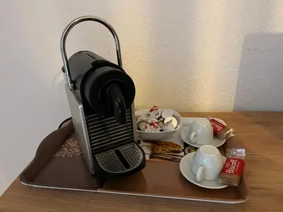 Kaffee-/Teezubehör in der Unterkunft 50qm Dachgeschoss Wohnung zentral in Bochum Ehrenfeld - Friederika I