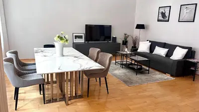 TV/Unterhaltungsangebot in der Unterkunft 90qm Designerwohnung mit Küche und Jacuzzi in DO-City