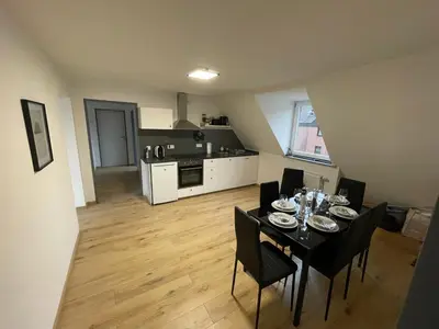 Küche/Küchenzeile in der Unterkunft Moderne Ferienwohnung in Gelsenkirchen-Schalke für 1 bis 7 Personen mit Terrasse, ideal für Gruppen & Stadionbesuche