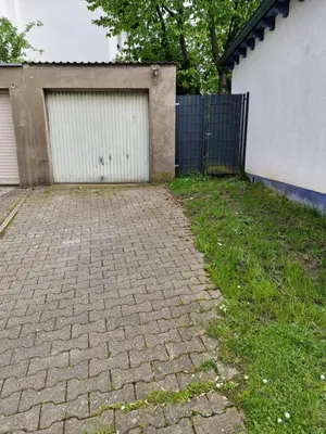 Das Gebäude in dem sich das Ferienhaus befindet