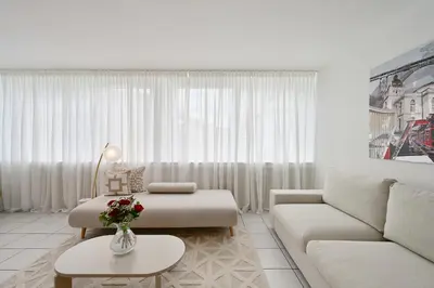 Ein Sitzbereich in der Unterkunft Beautiful and spacious 4-Room Apartments in City Center