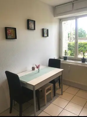 Grundriss der Unterkunft Apartment, parterre, für 3 Gäste, Zentral gelegen, Mitsubishi Halle