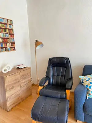 Ein Sitzbereich in der Unterkunft Sternbusch Wohnung, perfekte Lage zwischen Uni und Hbf Duisburg