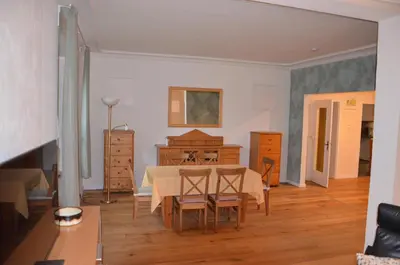 Ein Sitzbereich in der Unterkunft Ferienwohnung Haus am Fluß
