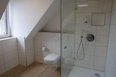 Ein Badezimmer in der Unterkunft Hotel van Lendt garni