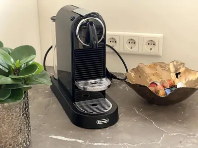 Kaffee-/Teezubehör in der Unterkunft Airport-Messe Luxuswohnung, circa 10 Minuten entfernt 4