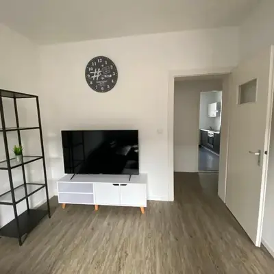 Große Wohnung mit Balkon-Zentrum