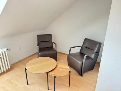Ein Sitzbereich in der Unterkunft CITY APARTMENT - Business, Uni, Handwerker - FREE WIFI