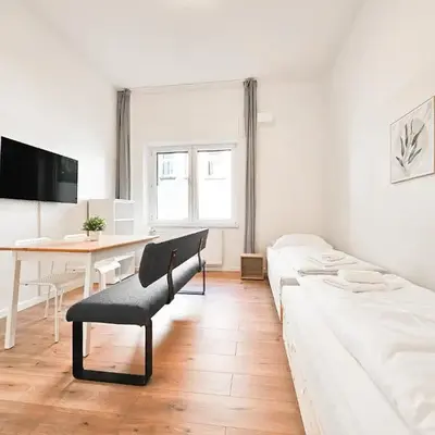 Tolstov Apartments - 2 Zimmer Wohnung mit Terrasse - 25 Min Messe DUS
