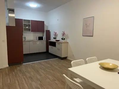 Küche/Küchenzeile in der Unterkunft T&K Apartments- 2 Room Apartment - Heart of Solingen - Private parking