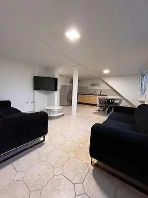 TV/Unterhaltungsangebot in der Unterkunft Helle 80qm Wohnung mit weitem Ausblick