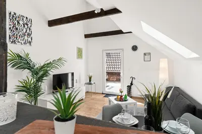TV/Unterhaltungsangebot in der Unterkunft MOLA Apartments-Charmante Ferienwohnung im Herdecke Zentrum für 3 Personen-große Dachterrasse-Grill-Gratis Parken-WLAN