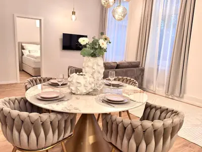 Ein Sitzbereich in der Unterkunft Gemütliches Design Apartment in Do-Zentrum