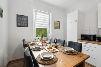 Küche/Küchenzeile in der Unterkunft Neue und helle 2 Zimmer Wohnung, nähe Veltins Arena, Home Office, kostenlose Parkplätze