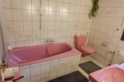 Ein Badezimmer in der Unterkunft Siedlungshaus im Grünen