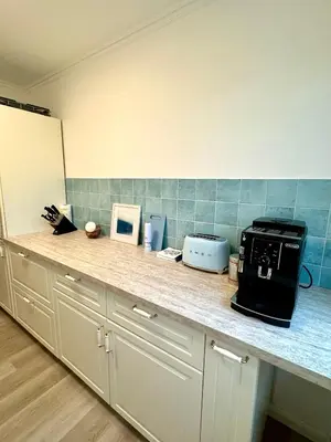 Küche/Küchenzeile in der Unterkunft Moderne Ferienwohnung voll möbliert und zentral
