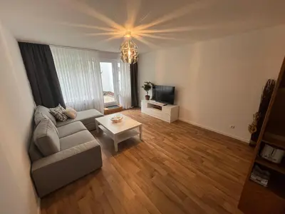 TV/Unterhaltungsangebot in der Unterkunft Messenahe Moderne Zwei-Zimmer-Wohnung 42qm