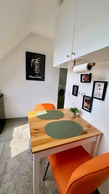 TV/Unterhaltungsangebot in der Unterkunft Moderne schicke Dachgeschosswohnung 15 min bis Düsseldorf