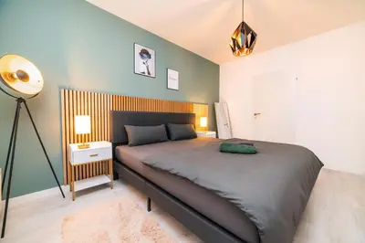 Ein Bett oder Betten in einem Zimmer der Unterkunft Smart Home - Wuppertal - Perfect for 6-8 Guests! Netflix - Central - Free Parking Zone