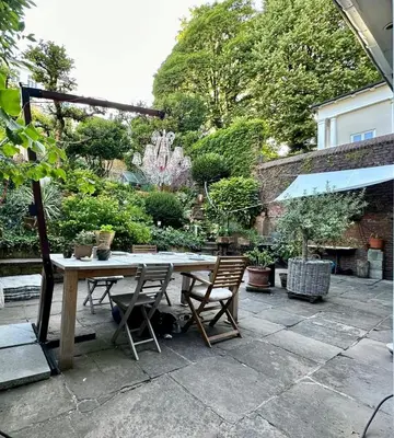 Ein Garten an der Unterkunft Briller Palais