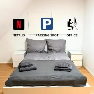 Moderne Wohnung mit Arbeitsplatz