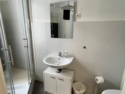 Ein Badezimmer in der Unterkunft FirmenQuartier24 im 2 OG in Wuppertal
