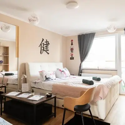 - Zen Haven Luxurious 3-Room Japanese-Themed Apartment with King-Size Beds