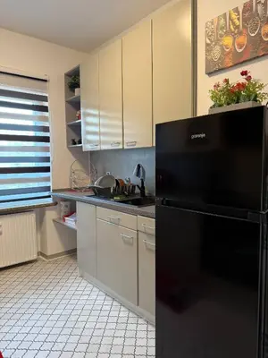 Küche/Küchenzeile in der Unterkunft Justyna 1 Zimmer Freistehendes, ruhiges Haus nur 2 miter