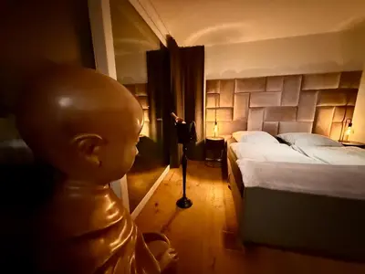 Ein Bett oder Betten in einem Zimmer der Unterkunft Stilvolles 007 Penthouse nähe Düsseldorf Köln
