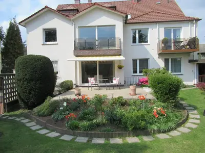 Ein Garten an der Unterkunft Apartment für Anspruchsvolle im Uni-Ort Dort-Eichlinghofen