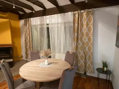 Ein Sitzbereich in der Unterkunft Royal Home - Geräumige Ferienwohnung mit Balkon nahe Seepark Lünen und Dortmund!