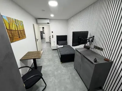 TV/Unterhaltungsangebot in der Unterkunft Modern Apartments, Wohnung Nr 2, nahe Schalke Arena, Zentral zur Autobahn A42 und A2, Ferienwohnung, Monteurwohnung