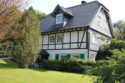 Das Gebäude in dem sich die Ferienwohnung befindet